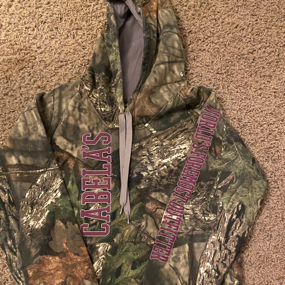 Women’s Cabelas Sweatshirt